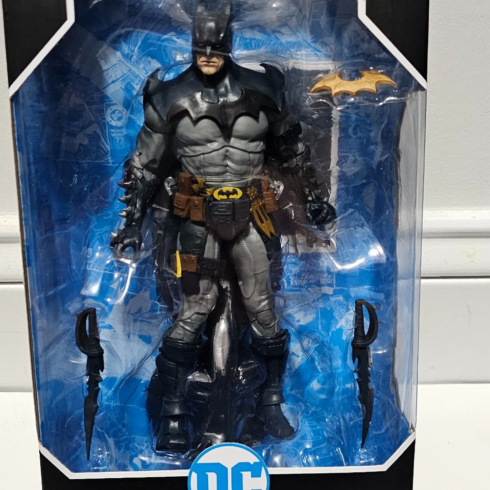 UNOPENED NEW McFarlane Toys DC Multiverse BATMAN 8" Figure Toys